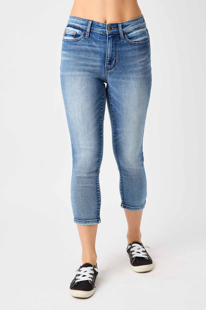 Judy Blue Mid Rise Contrast Wash Capri