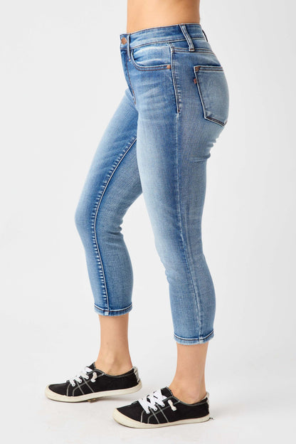 Judy Blue Mid Rise Contrast Wash Capri