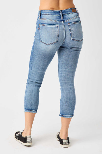 Judy Blue Mid Rise Contrast Wash Capri